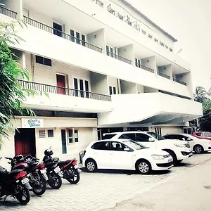 Keerthi Hotel