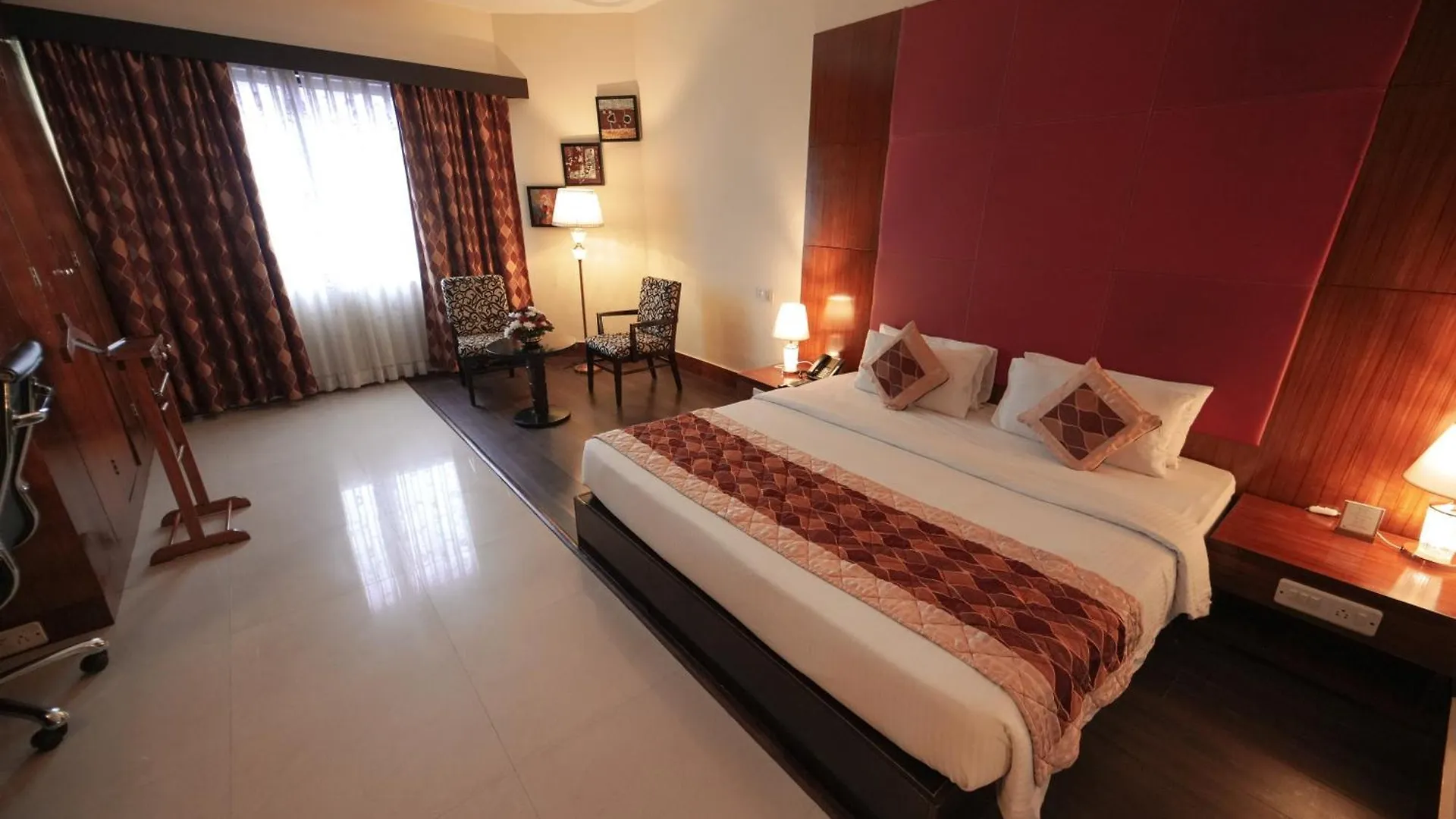 The South Park Hotel Thiruvananthapuram 5*,  Indien