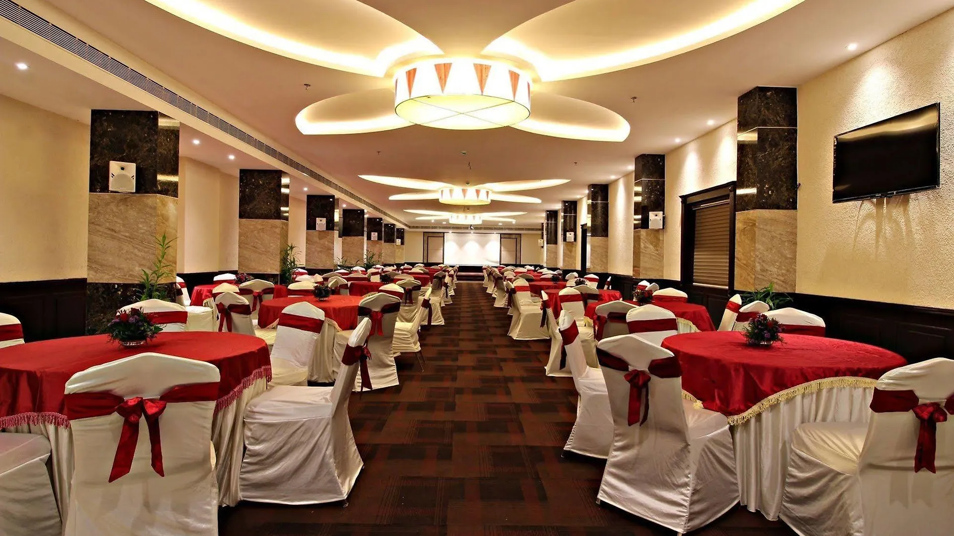 The South Park Hotel Thiruvananthapuram 5*,